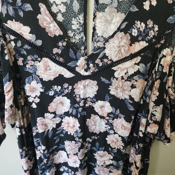 Torrid Black and White Cold Shoulder Flutter Sleeve Sundress - Picture 3 of 4